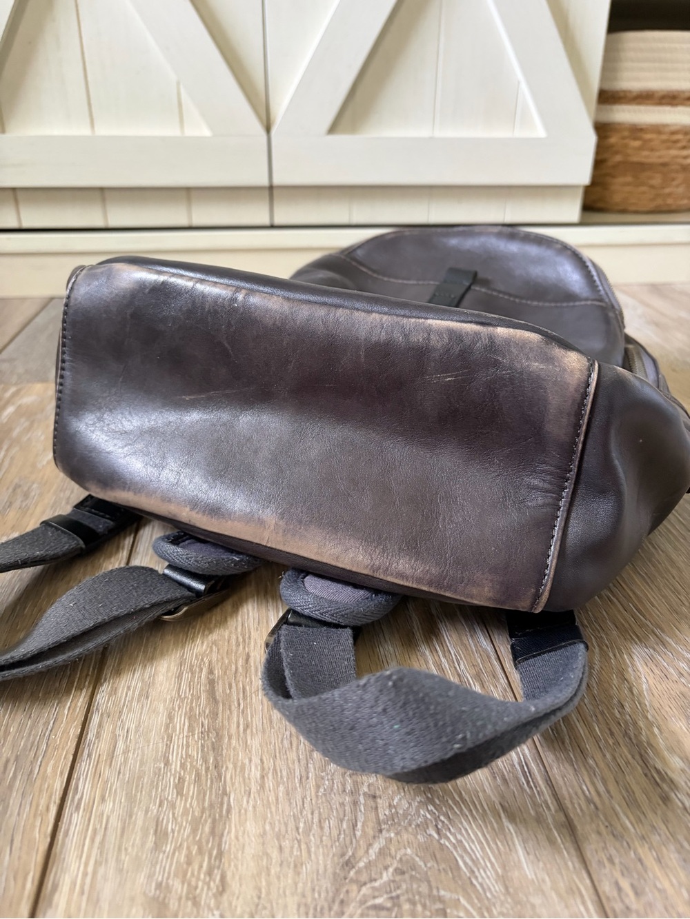 Old Trend Sun Wing Genuine Leather Backpack - Picture 11 of 15